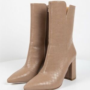 Nasty Gal Nude Crocodile Embossed Pointed Boots- Like New! Size 6